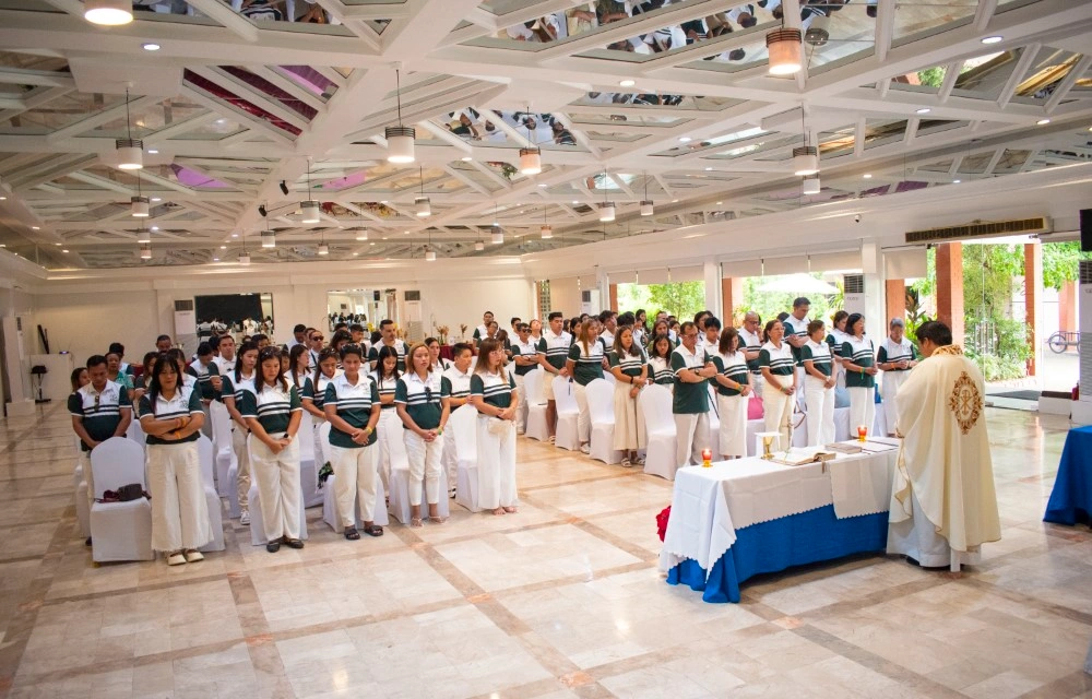 Stay at {{BEST_PROPERTY_KEYWORD}} in Mojica St, Subic, 2209 Zambales, Philippines with amazing offers